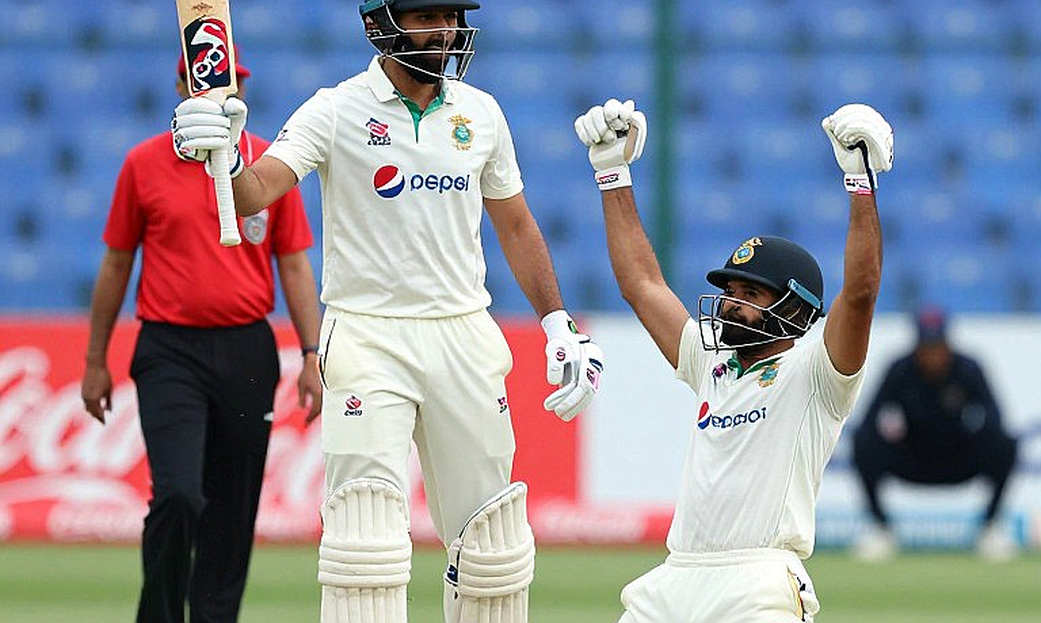 ভুবনেশ্বরের ৮ ওভারে ৯৯ রান: ২-০ এগিয়ে থেকেও ভারতের বোলিংয়ে 'স্ট্যান্ডার্ড' খুঁজছেন মর্কেল