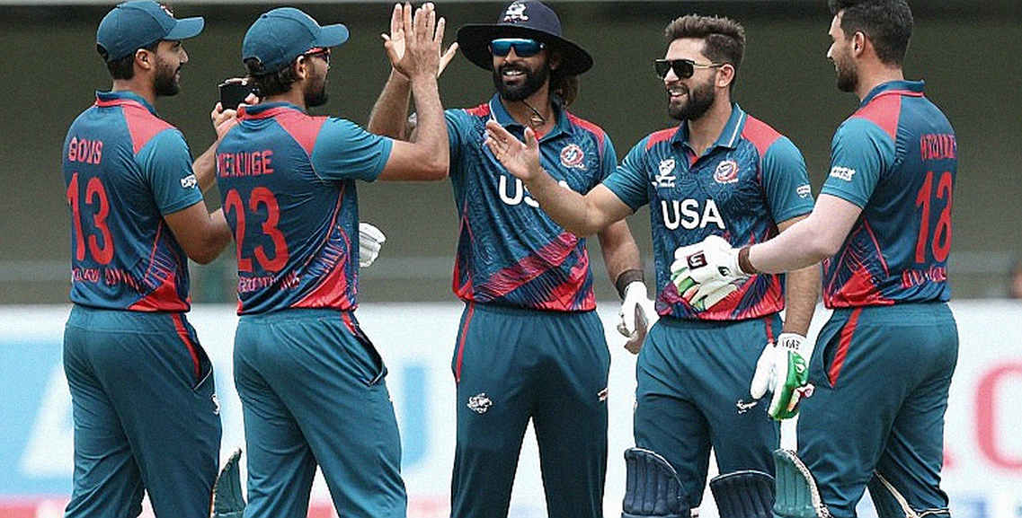 ৩৭ বছরের ঘড়ি, কামিন্সের সযত্ন ভাষা এবং কায়োর একচেটিয়া মাইক্রোফোন ৩৭ বছরের ঘড়ি, কামিন্সের সযত্ন ভাষা এবং কায়োর একচেটিয়া মাইক্রোফোন