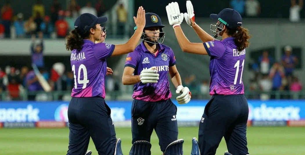 ডট বলের নীরবতা: বাংলাদেশের টি-টোয়েন্টি আসলে ৭ থেকে ১৫ ওভারে হারায়