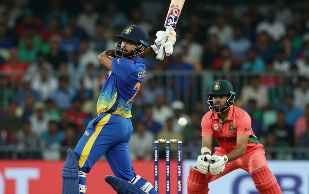 ৭৬তম ওভারে গ্যাফানি নামলেন, মাঠে ঢুকলেন দক্ষিণ আফ্রিকার আম্পায়ার: নথিহীন এক ব্যতিক্রম যেভাবে নজির হয়ে উঠতে পারে ৭৬তম ওভারে গ্যাফানি নামলেন, মাঠে ঢুকলেন দক্ষিণ আফ্রিকার আম্পায়ার: নথিহীন এক ব্যতিক্রম যেভাবে নজির হয়ে উঠতে পারে